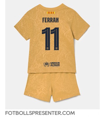 Barcelona Ferran Torres #11 Bortatröja Barn 2022-23 Kortärmad (+ korta byxor)